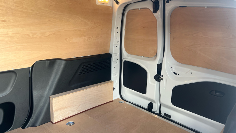 Peugeot Partner Standard Diesel 1.5 BlueHDi 100 Asphalt Van